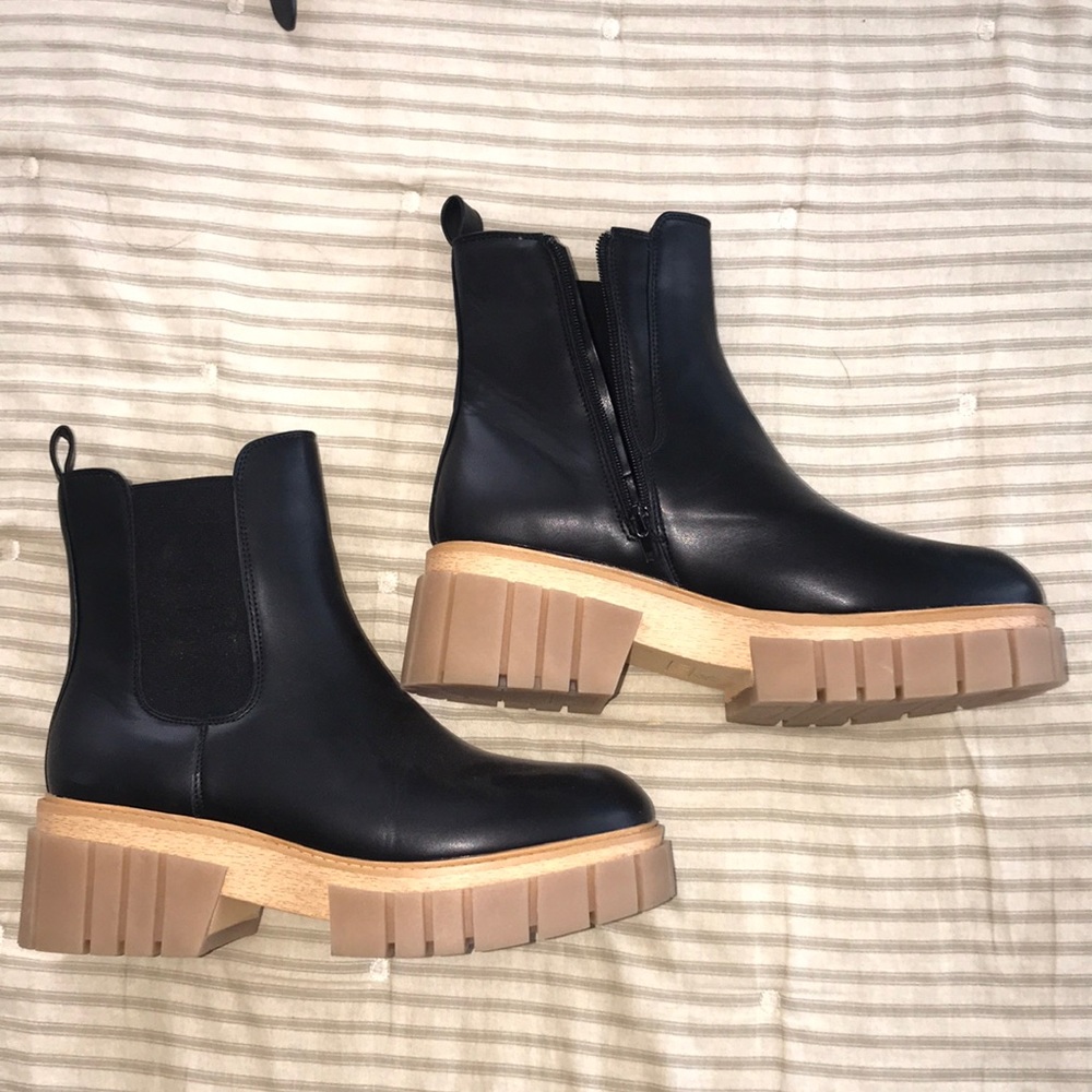 Never worn Chelsea Boots